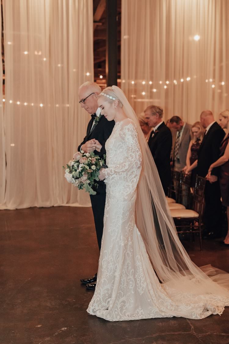 Modern Stylish Chic Bridalwear Train Illusion Lace Pattern Veil | Urban Industrial Luxe Wedding http://hellencophotos.com/