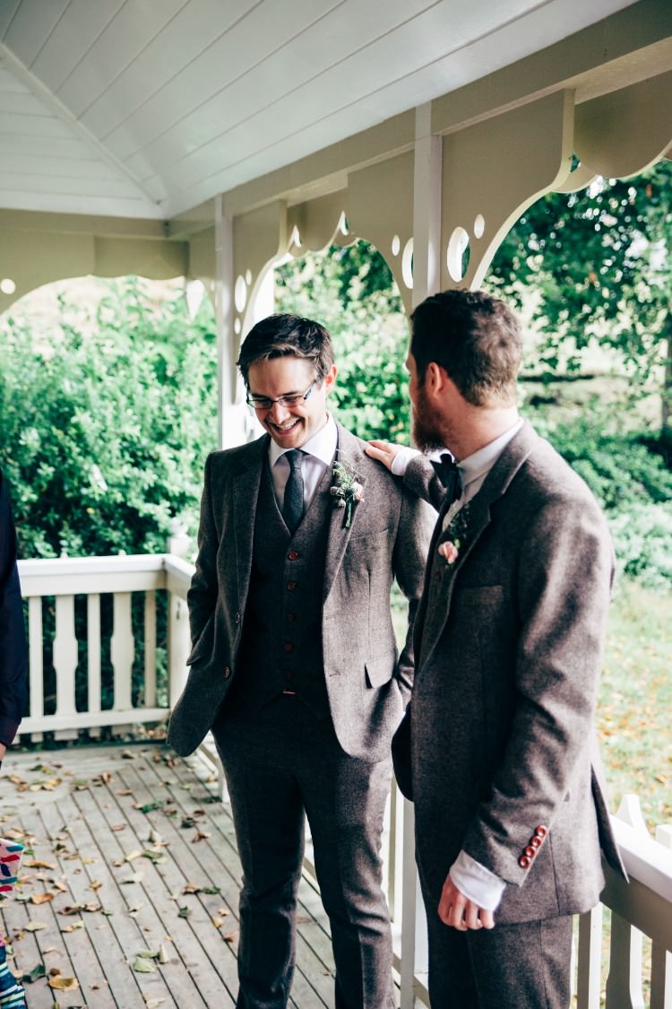 Old Fashioned Fete Cricket Pavilion Wedding https://www.naomijanephotography.com/