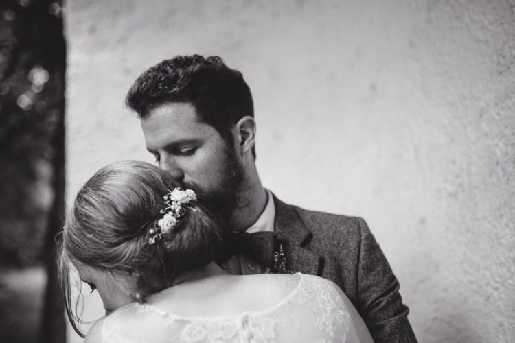Old Fashioned Fete Cricket Pavilion Wedding https://www.naomijanephotography.com/