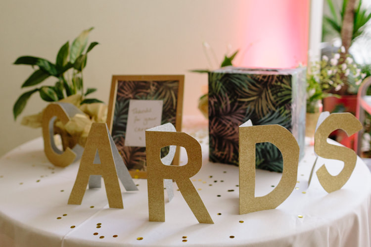 Tropical Gold Simple Decor Card Table Paper Glitter Botanical | Modern Tropical Gold Urban Wedding https://www.christinewehrmeier.com/