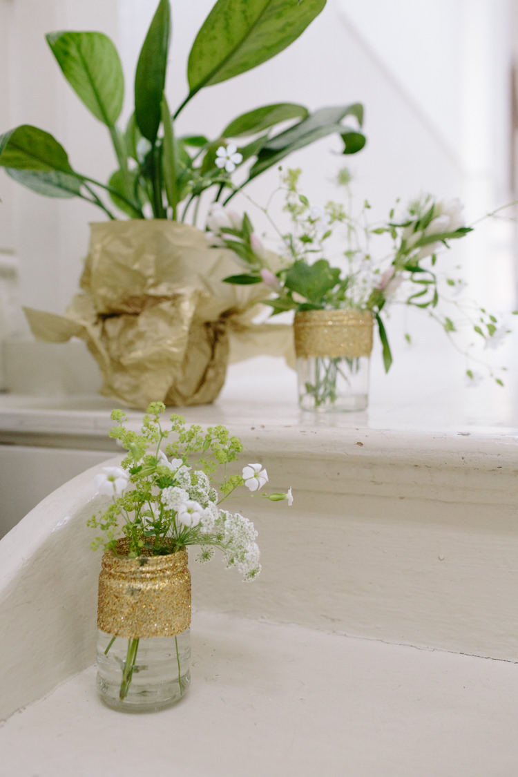 DIY Jar Wedding Decor Gold White Green Tropical Minimalist Style | Modern Tropical Gold Urban Wedding https://www.christinewehrmeier.com/