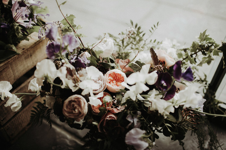 Bouquet Flowers Bride Bridal Wilk Blush White Green Silvery Grey Nature Wedding https://jonathanellisblog.com/
