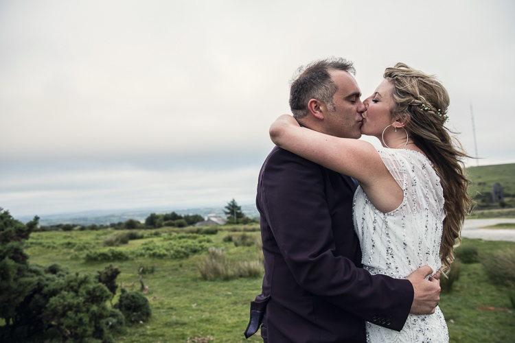 Heartfelt Celestial Handmade Wedding http://assassynation.co.uk/