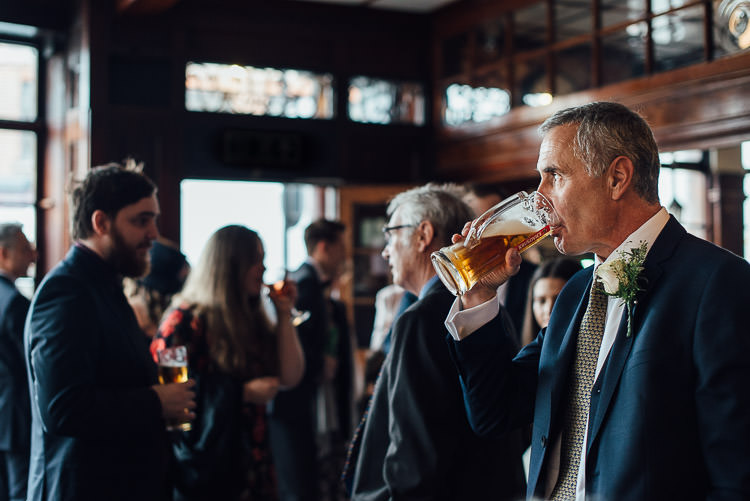 Chic Relaxed London Pub Wedding https://theshannons.photography/