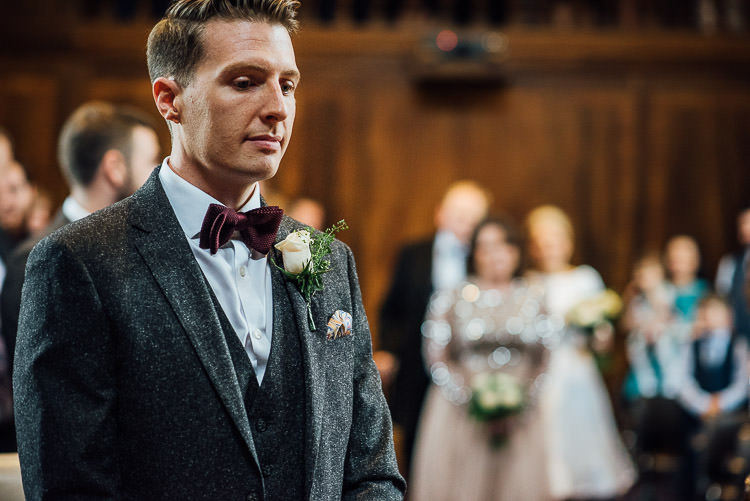 Chic Relaxed London Pub Wedding https://theshannons.photography/
