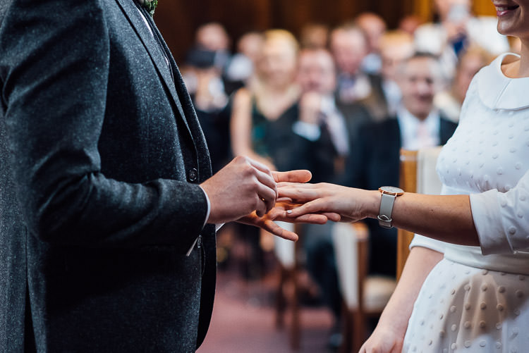 Chic Relaxed London Pub Wedding https://theshannons.photography/