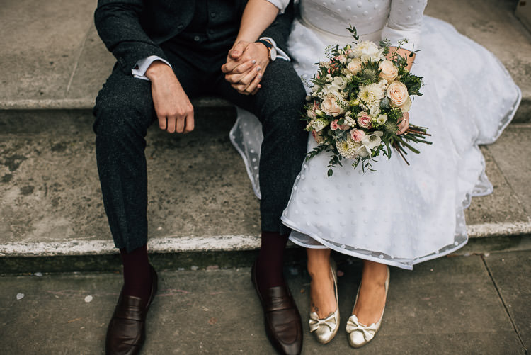 Chic Relaxed London Pub Wedding https://theshannons.photography/