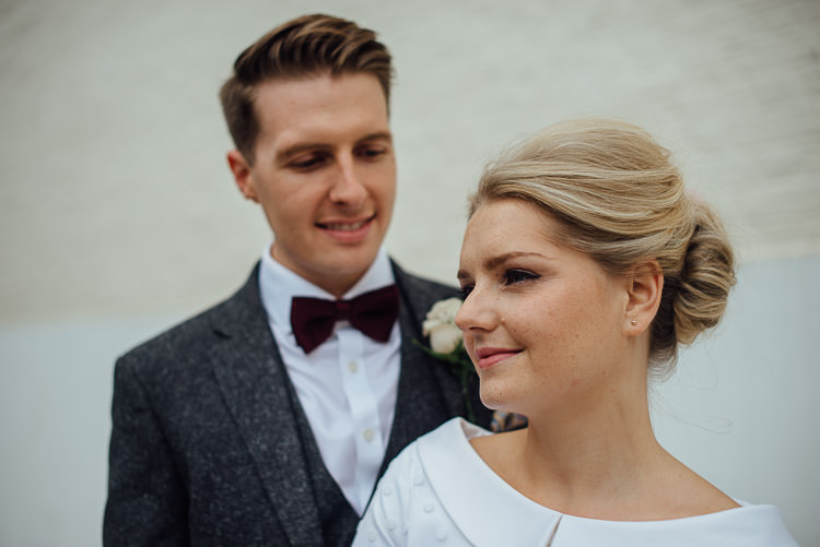 Chic Relaxed London Pub Wedding https://theshannons.photography/