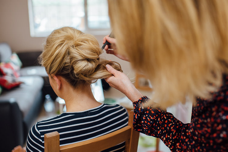 Chic Relaxed London Pub Wedding https://theshannons.photography/