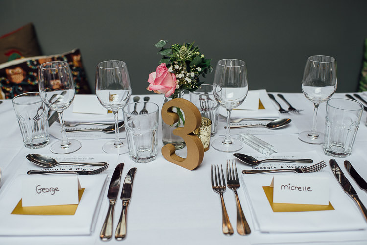 Chic Relaxed London Pub Wedding https://theshannons.photography/