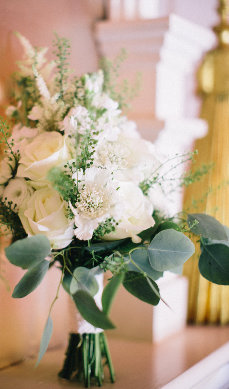 White Bouquet Flowers Rose Eucalyptus Retro 70s Bohemian Summer Dream Wedding http://whitecatstudio.ie/
