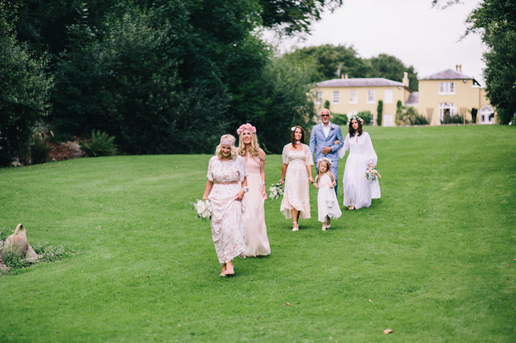 Retro 70s Bohemian Summer Dream Wedding http://whitecatstudio.ie/