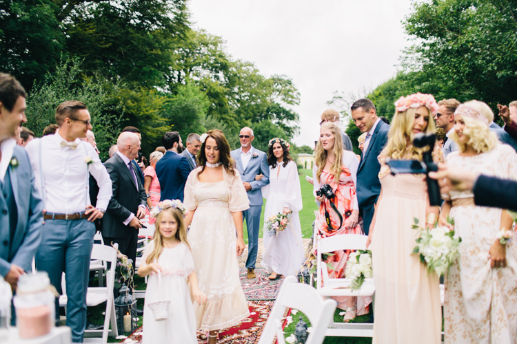 Retro 70s Bohemian Summer Dream Wedding http://whitecatstudio.ie/