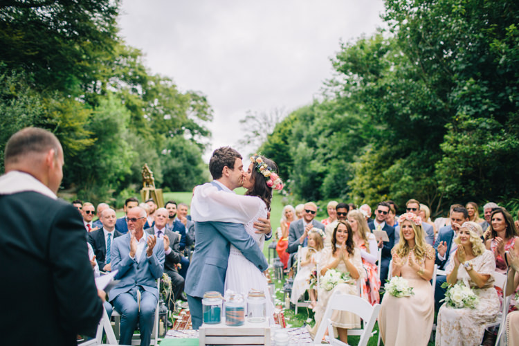 Retro 70s Bohemian Summer Dream Wedding http://whitecatstudio.ie/