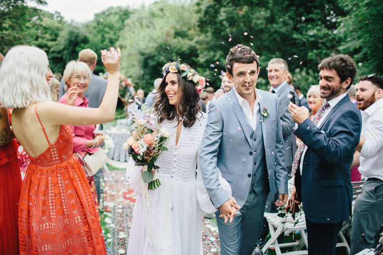 Confetti Throw Retro 70s Bohemian Summer Dream Wedding http://whitecatstudio.ie/