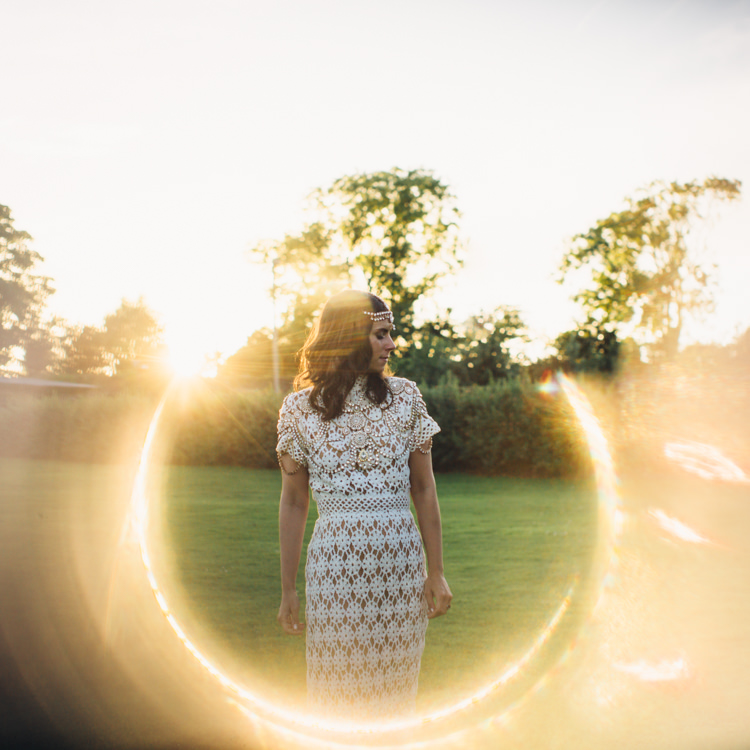 Retro 70s Bohemian Summer Dream Wedding http://whitecatstudio.ie/