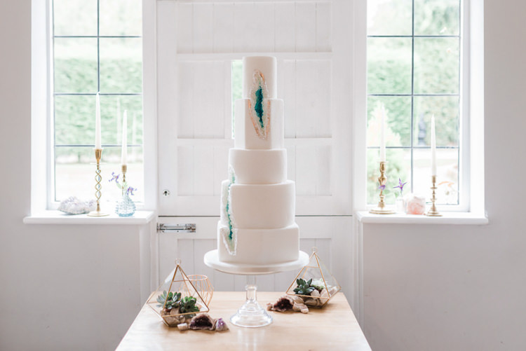 Geode Cake Agate Green White Bohemian Cool Raw Crystal Wedding Ideas https://www.hannahmcclunephotography.com/