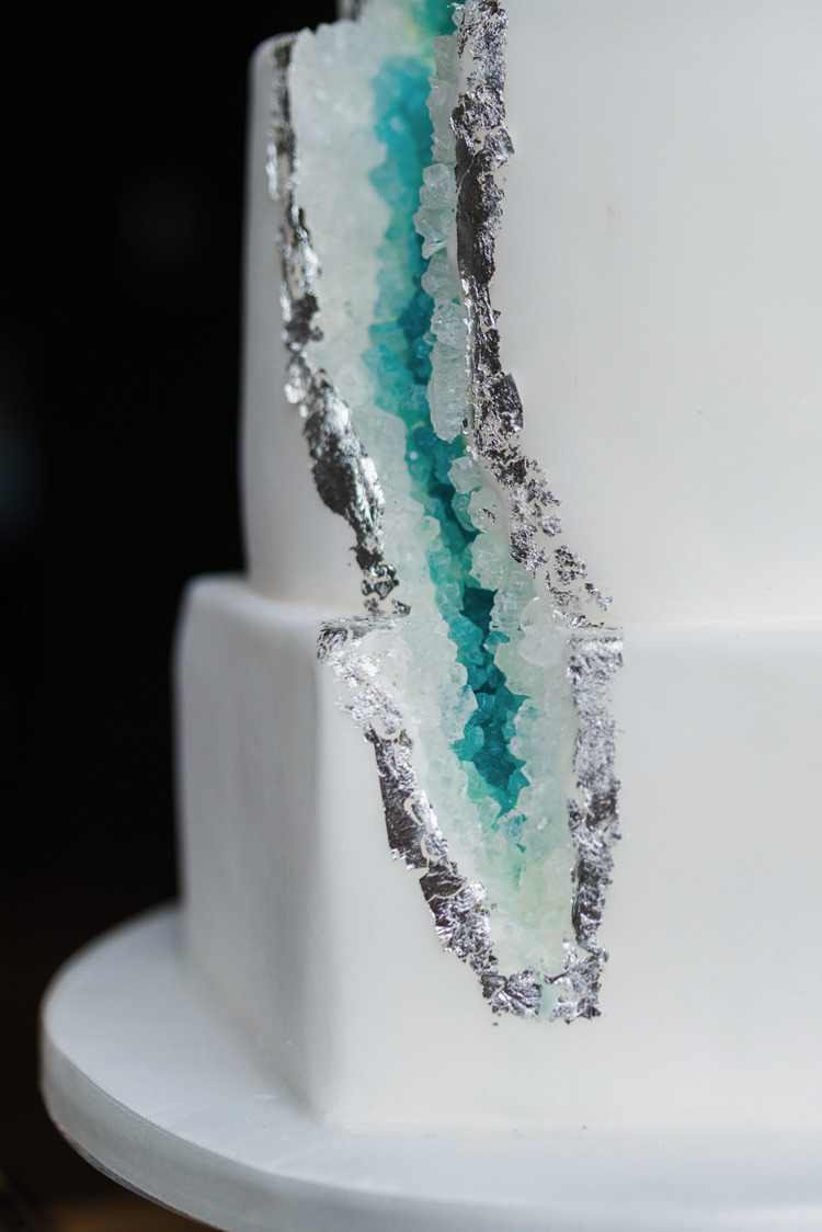 Geode Cake Agate Green White Bohemian Cool Raw Crystal Wedding Ideas https://www.hannahmcclunephotography.com/
