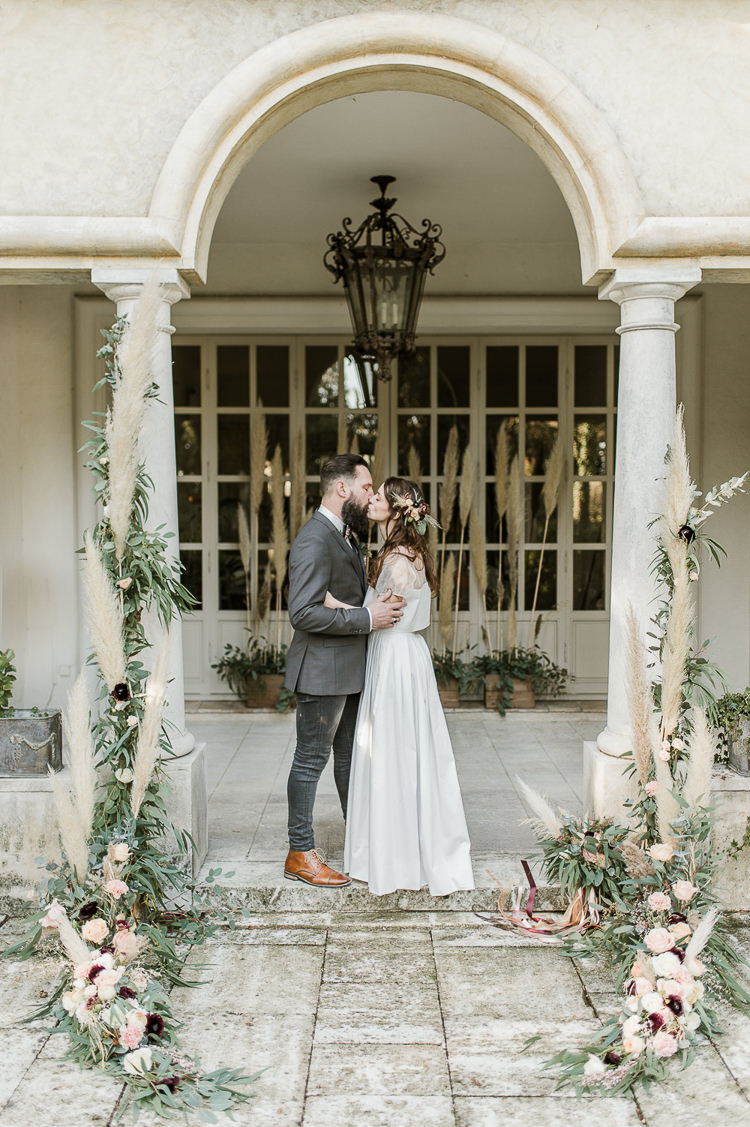 Trendy Beautiful French Elopement Wedding Ideas http://oliviamarocco.com/