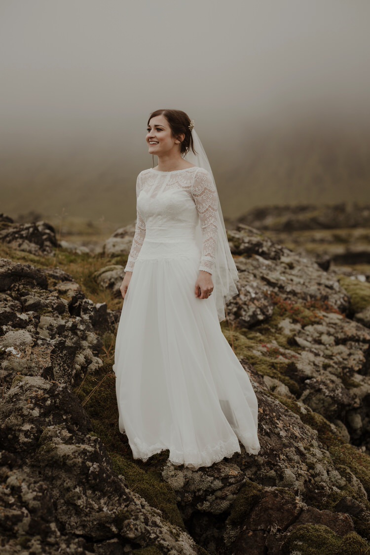 Bride Groom Destination Elopement Nordic Outdoor Fog Field Cliff Coast Sea Minimalist Style | Intimate Adventurous Emotional Iceland Wedding http://www.thecurries.co/