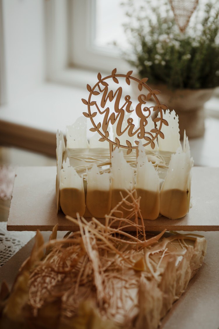 Mr Mrs Topper Brushtroke Cake Neutral Elegant Simple Minimalist | Intimate Adventurous Emotional Iceland Wedding http://www.thecurries.co/