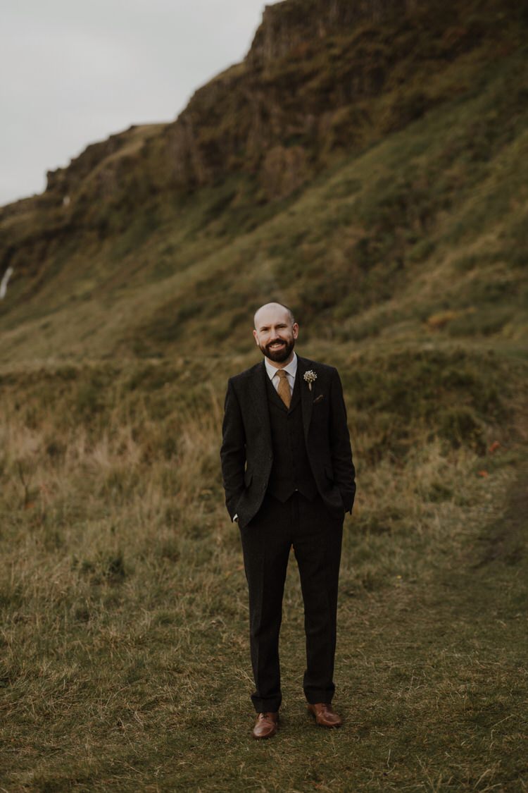 Groom Boutonniere Buttonhole Gypsophila Field Outdoor Destination Elopement | Intimate Adventurous Emotional Iceland Wedding http://www.thecurries.co/