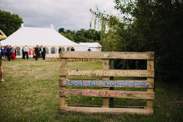 Wooden Pallet Sign Rustic Painted Joyful Homespun Humanist Farm Camping Wedding https://aniaames.co.uk/