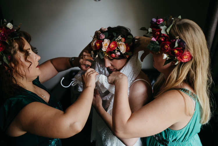 Folky Woodland Adventure Wedding https://elainewilliamsphoto.com/