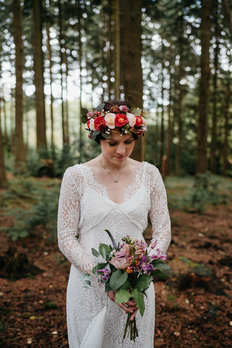 Folky Woodland Adventure Wedding https://elainewilliamsphoto.com/