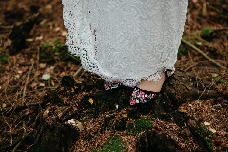 Folky Woodland Adventure Wedding https://elainewilliamsphoto.com/