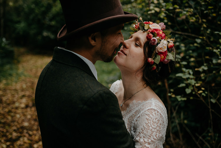 Folky Woodland Adventure Wedding https://elainewilliamsphoto.com/