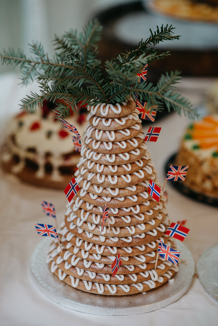 Folky Woodland Adventure Wedding https://elainewilliamsphoto.com/