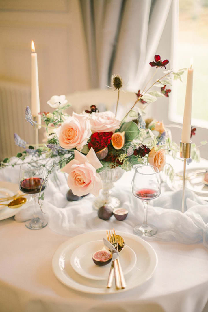 Flowers Tablescape Blush Peach Red Beautiful Fine Art Country House Wedding Ideas https://www.theblushingpeony.co.uk/