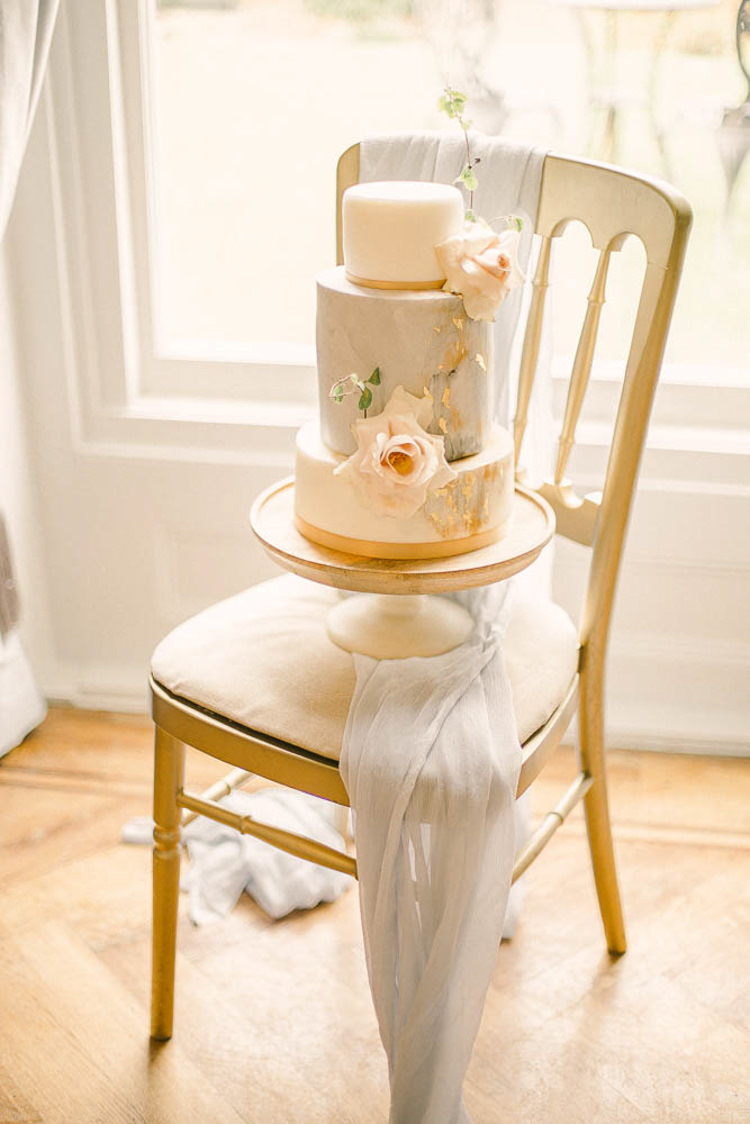 Marble Cake Silk Fabric Beautiful Fine Art Country House Wedding Ideas https://www.theblushingpeony.co.uk/