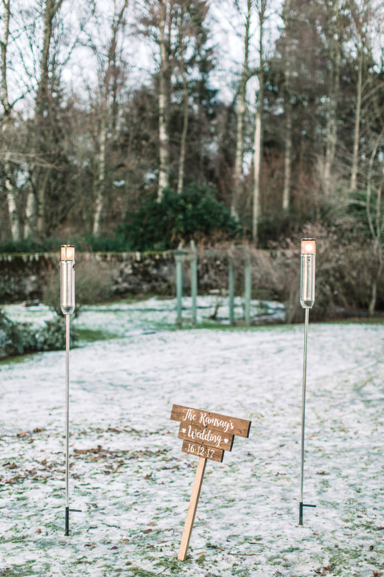 Enchanted Magical Snowy Wedding https://www.thegibsonsphotography.co.uk/