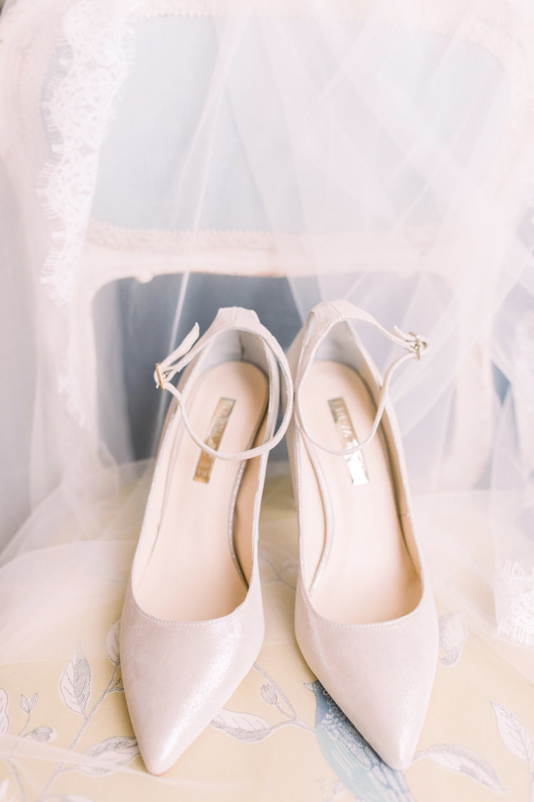 Enchanted Magical Snowy Wedding https://www.thegibsonsphotography.co.uk/