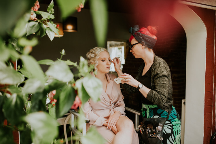 Field Outdoor Garden Hippie Summer Bridal Prep Morning Make Up Vintage | Happy Outdoor Forest Mustard Yellow Wedding http://suzi-photography.com/