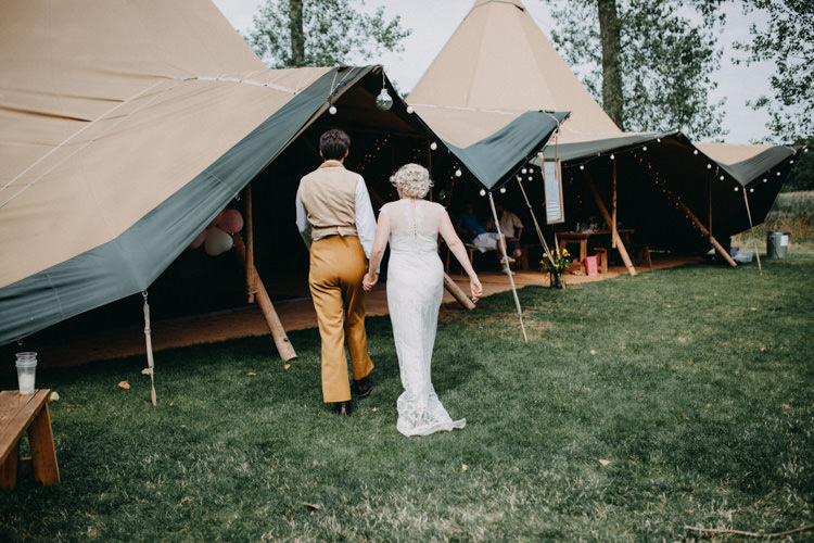 Field Garden Woodland Meadow Hippie Summer Bride Groom Hush Venue Tipi | Happy Outdoor Forest Mustard Yellow Wedding http://suzi-photography.com/