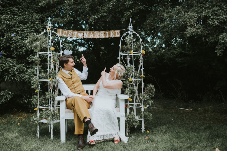 Field Garden Woodland Meadow Hippie Summer Bride Groom Hush Venue Just Married Sign | Happy Outdoor Forest Mustard Yellow Wedding http://suzi-photography.com/