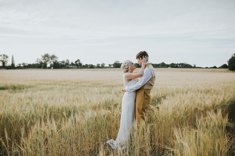 Field Garden Woodland Meadow Hippie Summer Bride Groom Hush Venue | Happy Outdoor Forest Mustard Yellow Wedding http://suzi-photography.com/