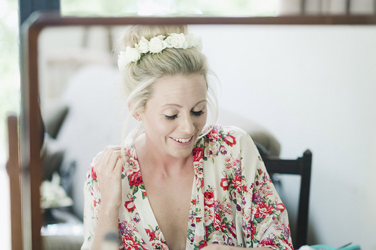 Darling Fresh Bohemian Barn Wedding https://razia.photography/