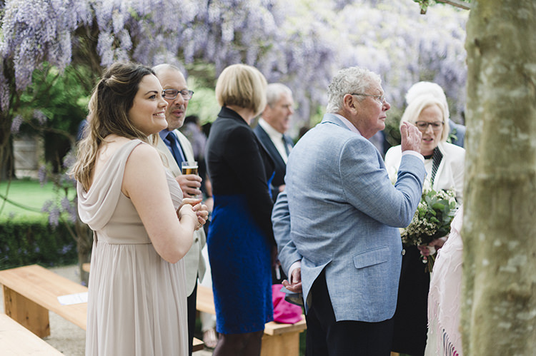 Darling Fresh Bohemian Barn Wedding https://razia.photography/