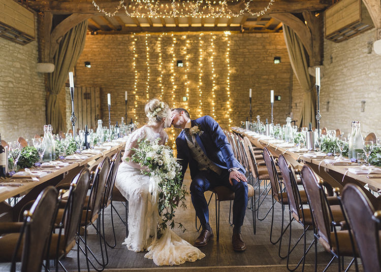 Darling Fresh Bohemian Barn Wedding https://razia.photography/