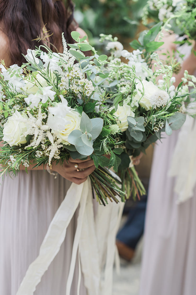 Bouquet Flowers White Green Greenery Rose Ribbon Darling Fresh Bohemian Barn Wedding https://razia.photography/