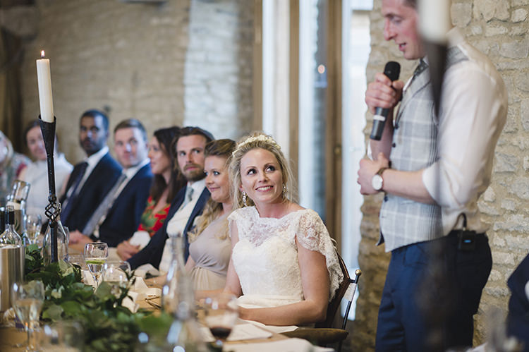 Darling Fresh Bohemian Barn Wedding https://razia.photography/