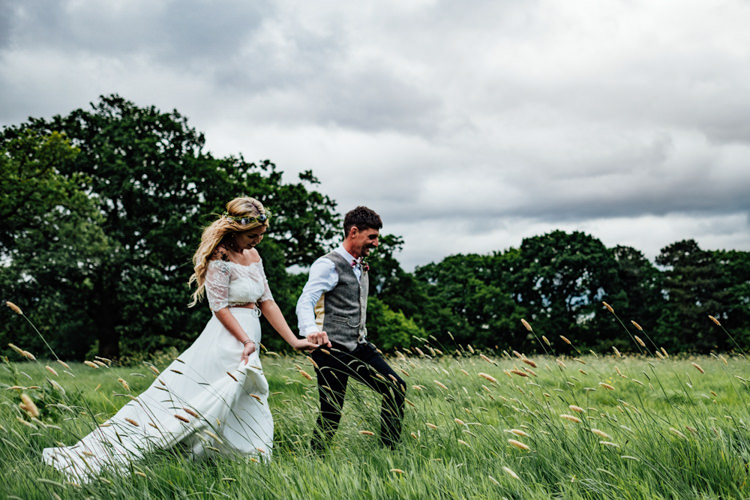 Boho DIY Secret Garden Wedding https://bibandtuckerphotography.co.uk/