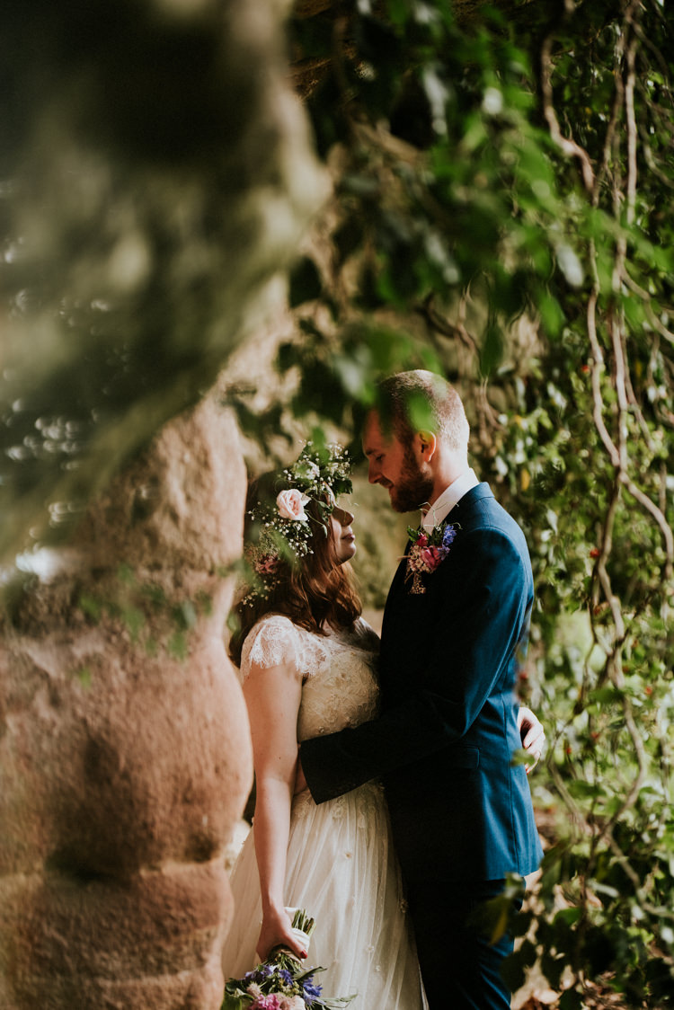 Tropical DIY Moon Photo Booth Wedding https://photo.shuttergoclick.com/