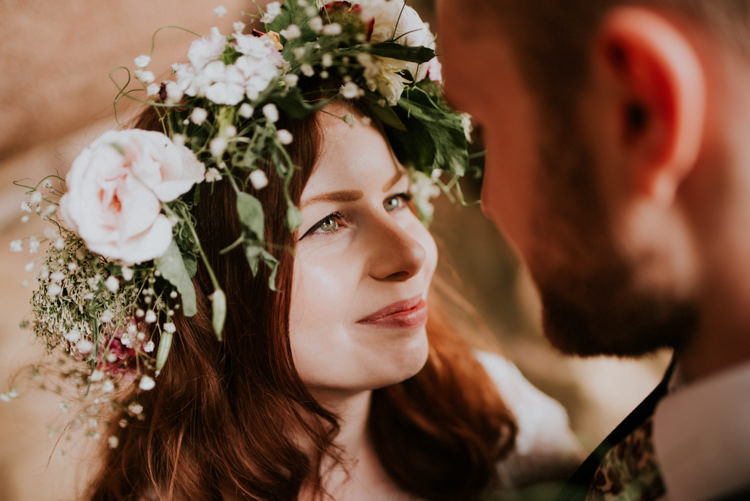 Tropical DIY Moon Photo Booth Wedding https://photo.shuttergoclick.com/