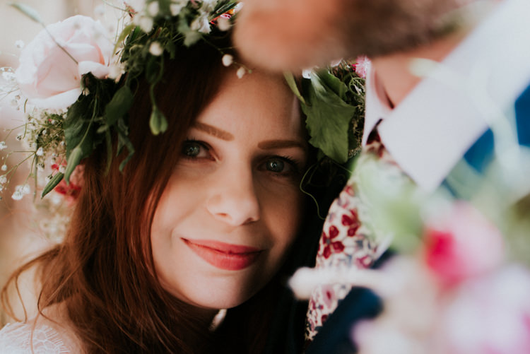 Make Up Bride Bridal Tropical DIY Moon Photo Booth Wedding https://photo.shuttergoclick.com/