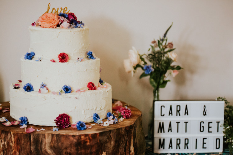 Buttercream Cake Flowers Log Stand Tropical DIY Moon Photo Booth Wedding https://photo.shuttergoclick.com/